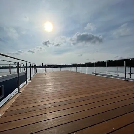 Botel Aurora - Stern Hausboot Lubeck